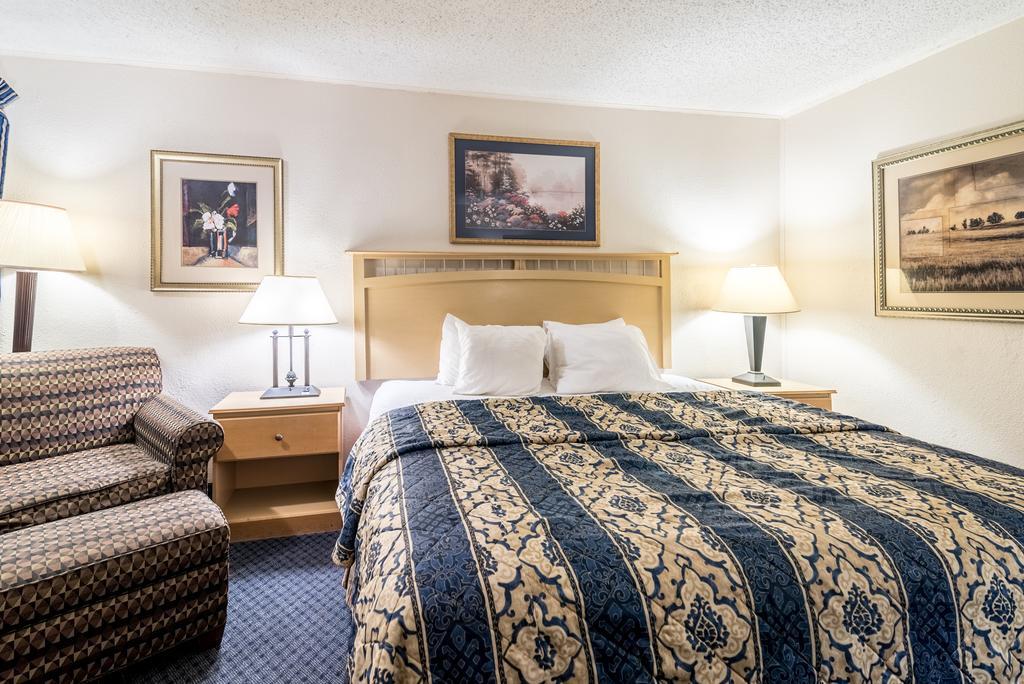 Red Carpet Inn & Suites Albany Airport ألباني المظهر الخارجي الصورة
